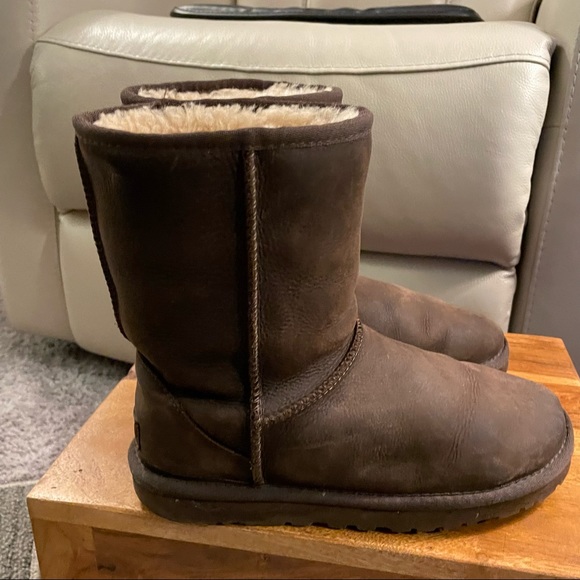 Brown leather UGGs - Picture 2 of 7